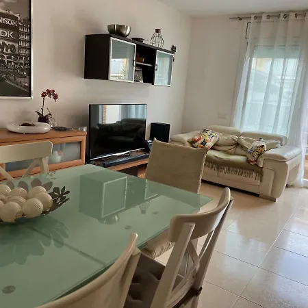 Dom wakacyjny Cozy House With Pool&bbq Cubelles